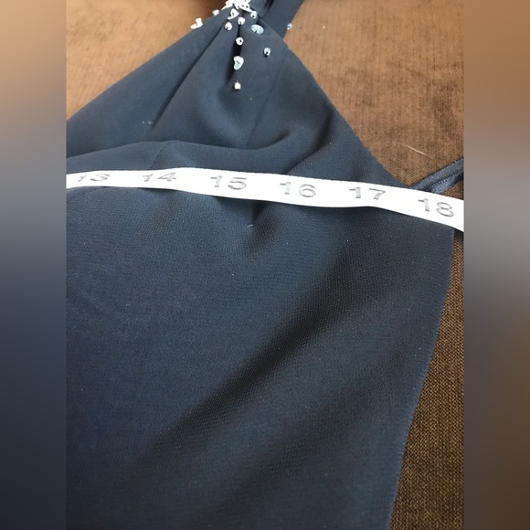 Black Da Vinci Mermaid Formal Dress SZ. S
Dress has sequins on Shoulders… - Picture 13 of 16